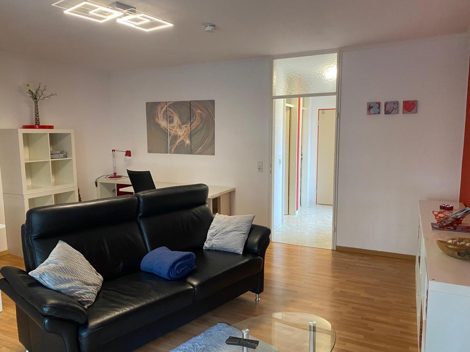 Zwei Zimmer Appartment Mit Balkon Und Stellplatz Voll Moebliert Trier Luaran gambar