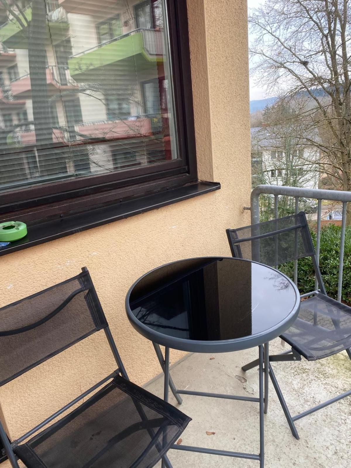 Zwei Zimmer Appartment Mit Balkon Und Stellplatz Voll Moebliert Trier Luaran gambar